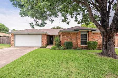 217 Grand Meadow Drive Fort Worth, TX 76108