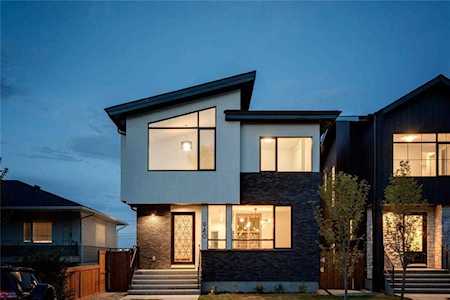 940 Renfrew Drive NE Calgary, AB T2E 5J1
