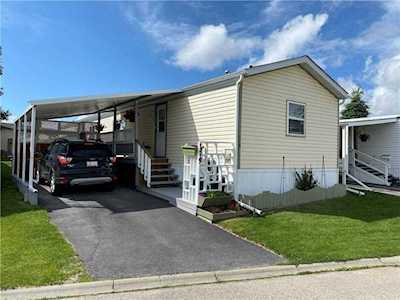 99 Arbour Lake Road NW #179 Calgary, AB T3G 4E4