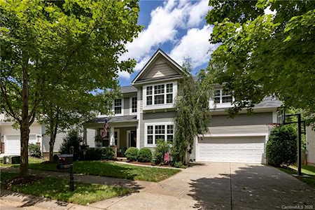 5622 Colonial Garden Dr Huntersville, NC 28078