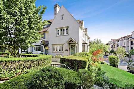 10 Kensington Terrace Eastchester, NY 10708