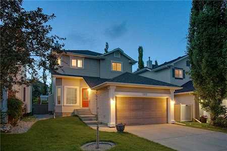 107 Sierra Nevada Close SW Calgary, AB T3H 3H7