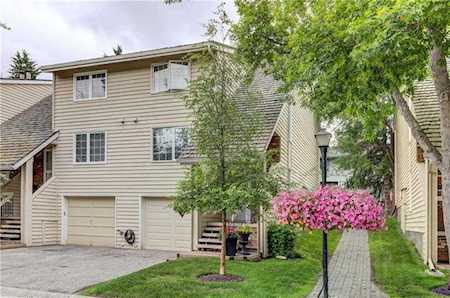 402 Point Mckay Garden NW #52 Calgary, AB T3B 4V8