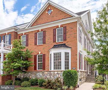 22584 Willington Square Ashburn, VA 20148