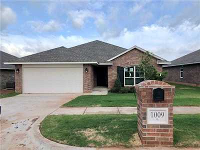 1009 Hickory Creek Dr Yukon, OK 73099