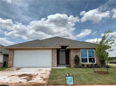 1201 Hickory Creek Dr Yukon, OK 73099