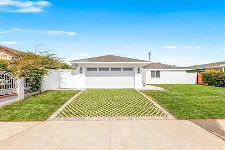 3012 Harding Way Costa Mesa, CA 92626