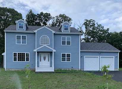 11 Richard K Stevens Dr North Attleboro, MA 02760