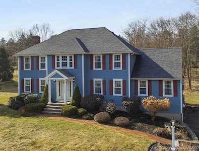 29 Johnny Cake Street North Andover, MA 01845