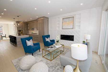 2637 21 Street SW Calgary, AB T2T 5A9