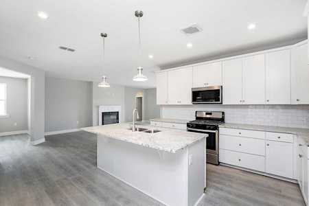141 Saundersville Rd Hendersonville, TN 37075