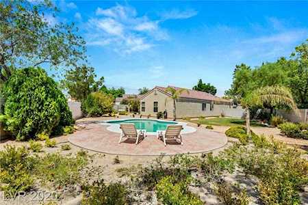 8405 Shady Pines Dr Las Vegas, NV 89131