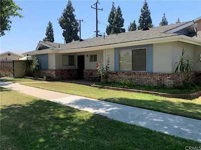 20557 Harvest Avenue Lakewood, CA 90715