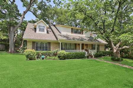 9541 Crestedge Circle Dallas, TX 75238