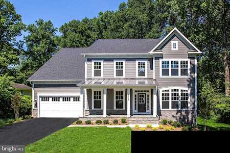 2312 Trott Ave Vienna, VA 22181