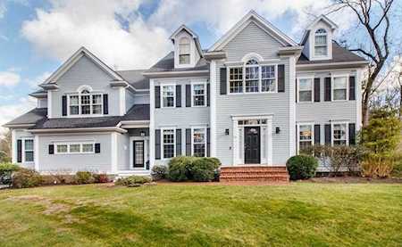 29 Minuteman Rd Medfield, MA 02052
