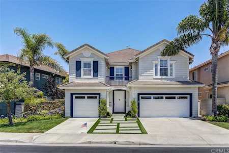 7215 Sherwood Drive Huntington Beach, CA 92648