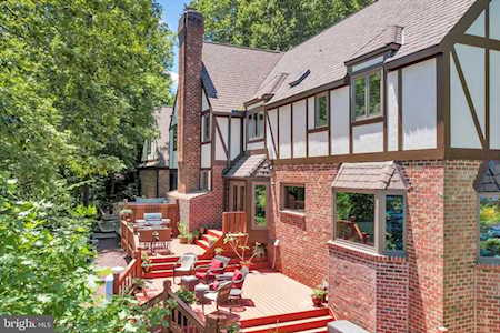 2490 Tree House Dr Woodbridge, VA 22192