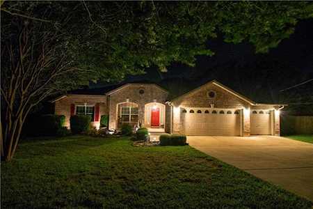 547 Bella Vista Cir Kyle, TX 78640