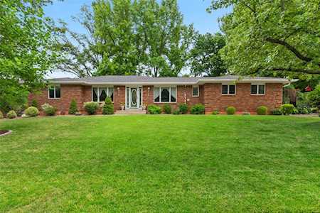 97 Champagne Dr Lake St Louis, MO 63367