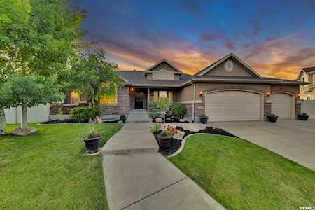 8126 S Jordanelle S Ct West Jordan, UT 84081