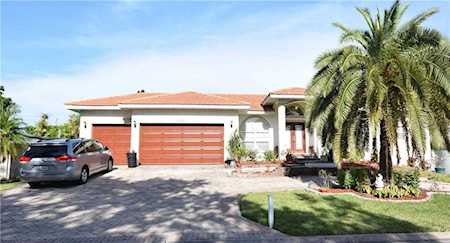 1021 Palm Dr Belleair Beach, FL 33786