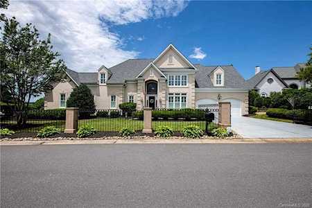 15930 Riverpointe Dr Charlotte, NC 28278