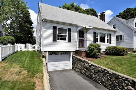 67 Roberts Rd Medford, MA 02155