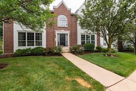 1328 Crossings Ballwin, MO 63021
