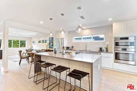 900 Flower Avenue Venice, CA 90291