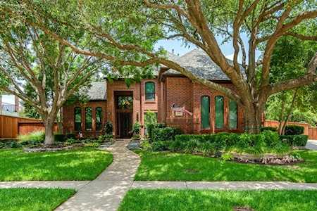 818 Parkwood Court Mckinney, TX 75072