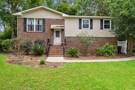 2735 Raintree Circle Tallahassee, FL 32308