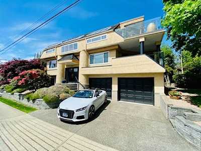 906 Stevens Street White Rock, BC V4B 4X4