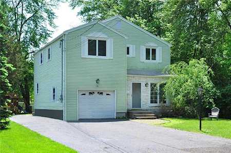 19 Mansfield Avenue West Hartford, CT 06117