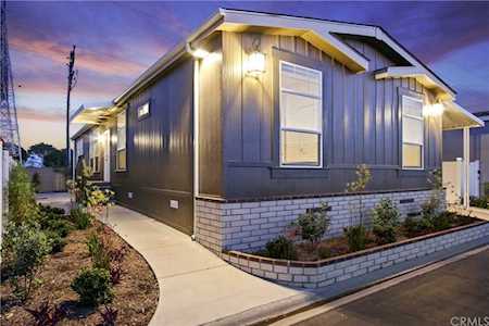 3595 Santa Fe Avenue, #202 Long Beach, CA 90810