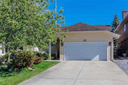 52 Scanlon Place NW Calgary, AB T3L 1V8