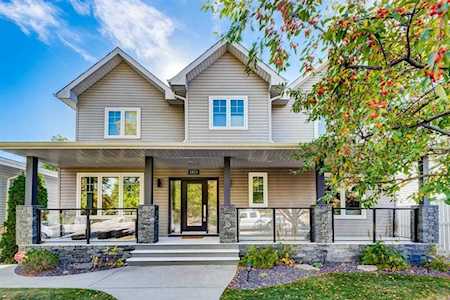 2823 14 Ave NW Calgary, AB T2N 1N2