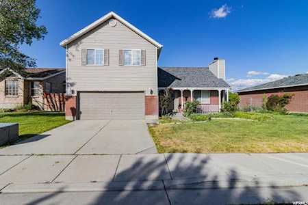 9673 S Tayside W Dr South Jordan, UT 84009