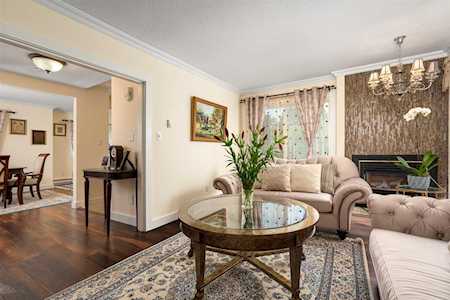 230 W 16th Street North Vancouver, BC V7M 1T6