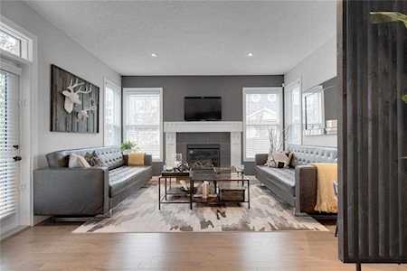 48 Evansridge Drive NW Calgary, AB T3P 1B1