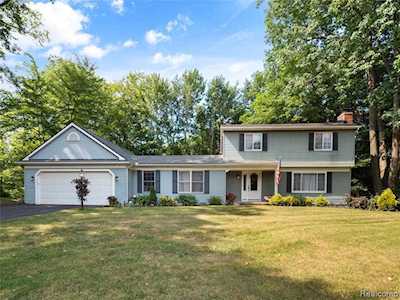 9367 Wild Oaks Circle Green Oak Twp, MI 48178