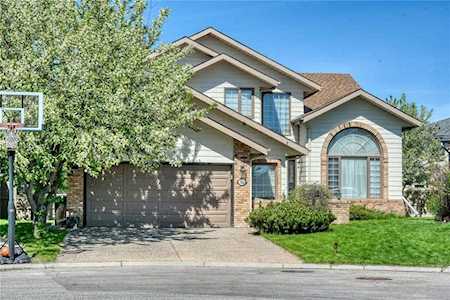 236 Sunset Place SE Calgary, AB T2X 3C1