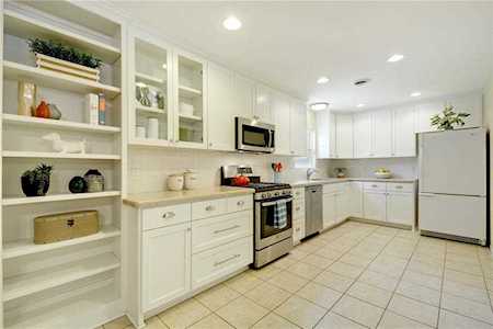 8012 Stillwood Ln Austin, TX 78757