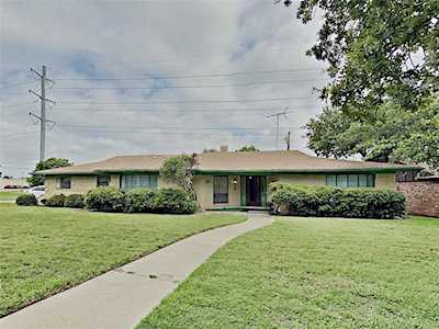 801 Spring Brook Drive Bedford, TX 76021