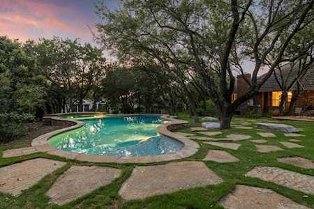 49 Lost Meadow Trl Austin, TX 78738