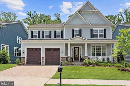 6515 Manor Ridge Ct Falls Church, VA 22043
