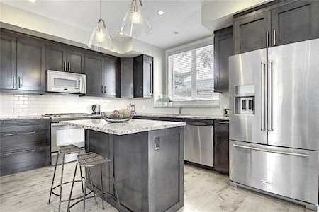 1401 41 Street SW Calgary, AB T3C 1x7