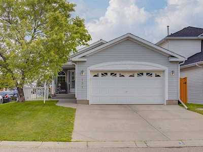 121 Saratoga Close NE Calgary, AB T1Y 7A2
