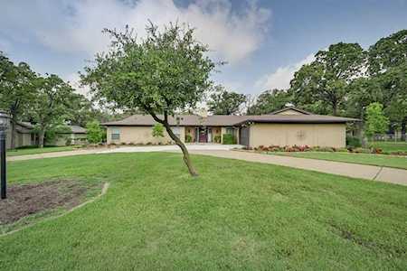 108 Timber Ridge Circle Burleson, TX 76028