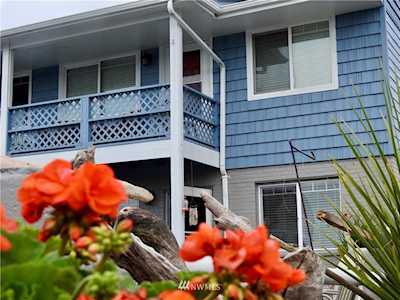 110 Ocean Beach Blvd #7 Long Beach, WA 98631